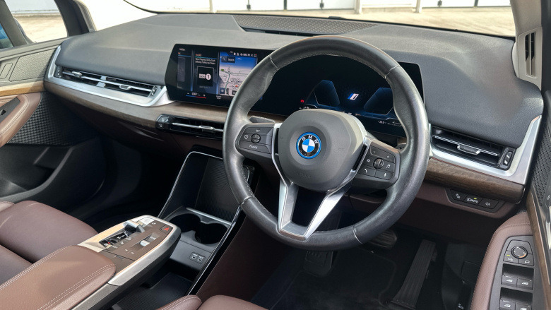 BMW 2 Series 225e xDrive Luxury 5dr DCT Hatchback